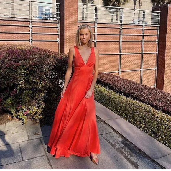 ANTONIO MELANI Dresses & Skirts - NWT Antonio Melani
Davina V-Neck A-Line Sleeveless Ball Gown